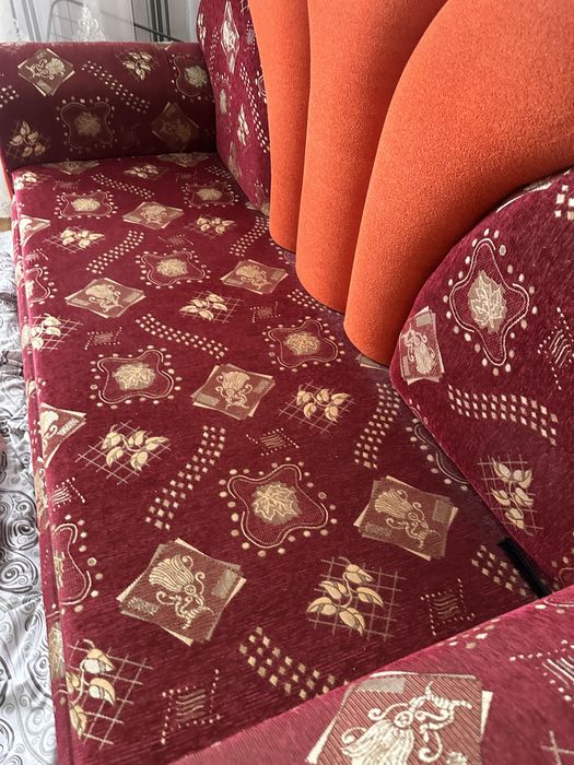 Диван в хорошем состоянии