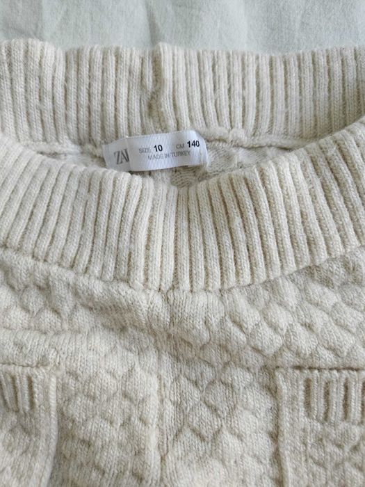 Pantaloni fete marimea 140