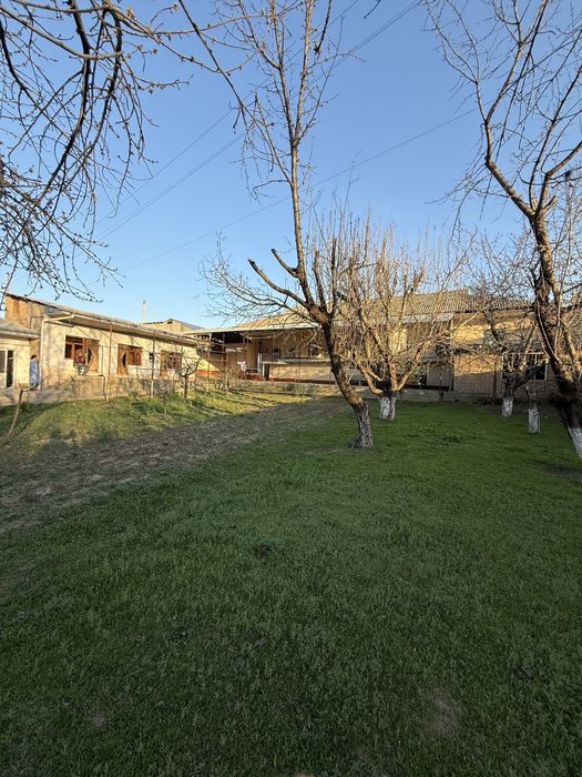 10 сотих 8 хона ховли сотилади!!!