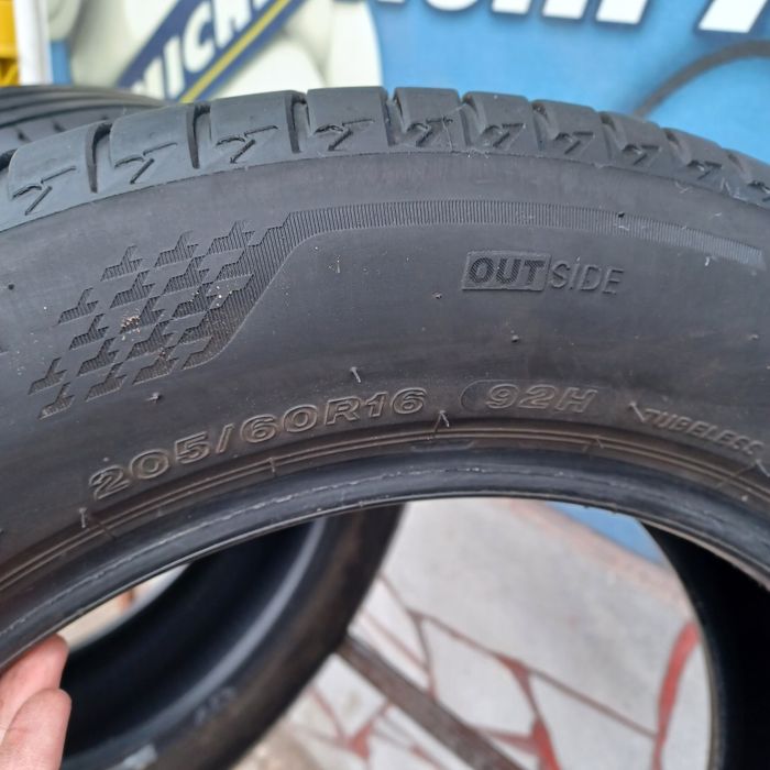 205 60 16 Bridgestone 2бр летни дот 24