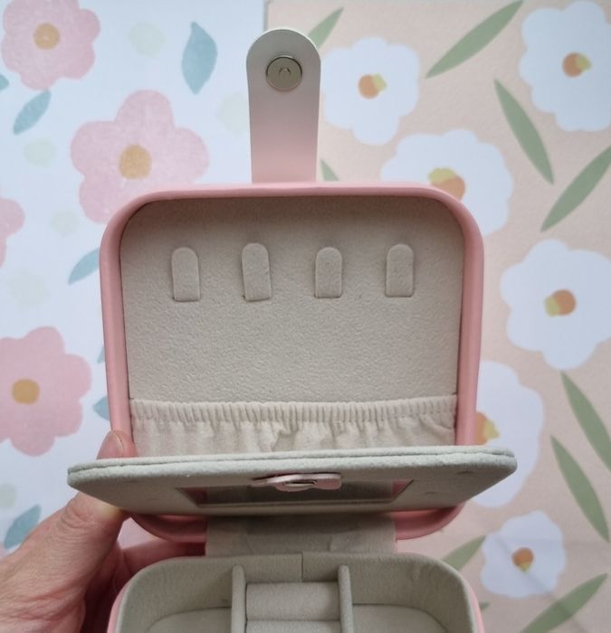 Нежная компактная шкатулка