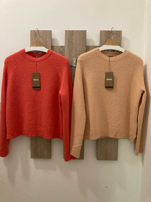 Блузи , пуловери на BOSS, в свежи цветове, нови с етикет