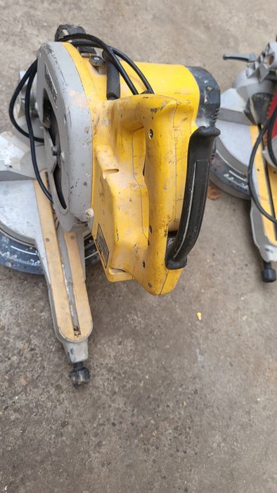 Vînd 2 circulare Dewalt în stare foarte buna,