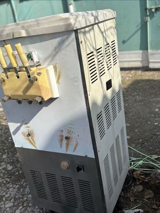 Разливное мороженое фризер