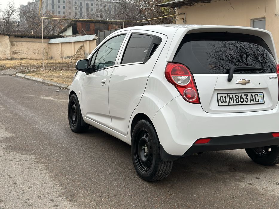 Spark sotiladi 2020 yil 82000 km tozza