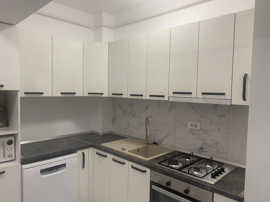Apartament grand kristal 4 camere foarte spatios