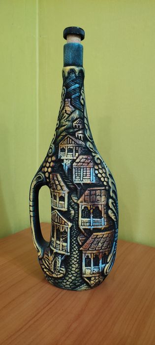 Продаю сувенирную бутылку