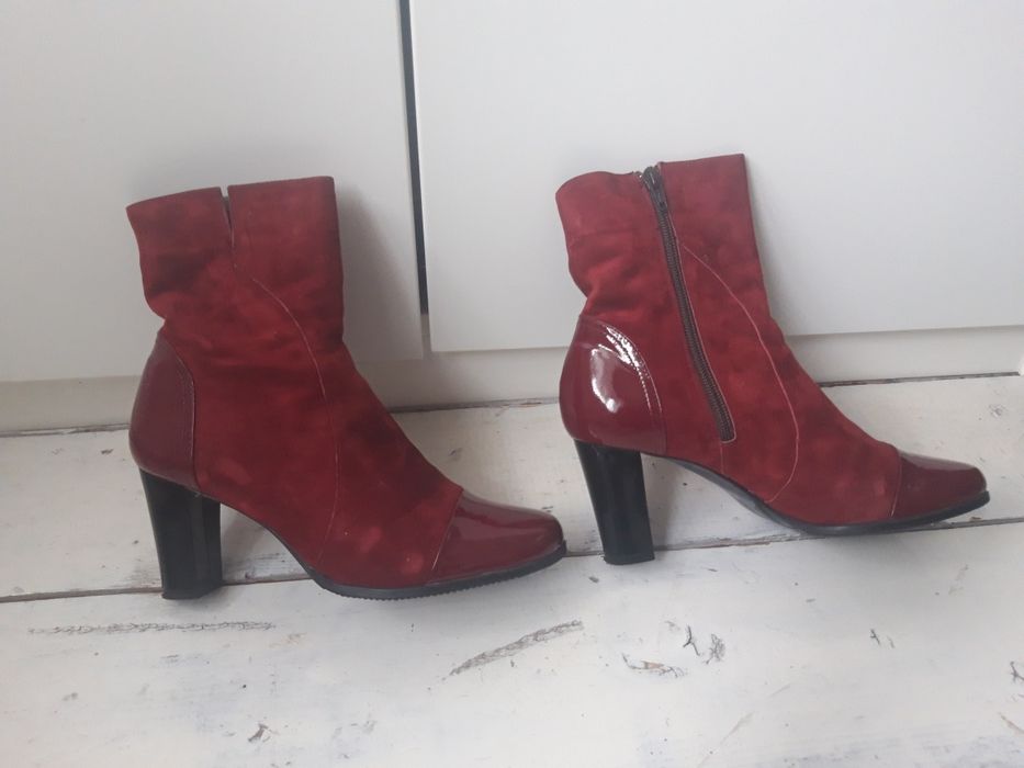 Cizme scurte vișinii