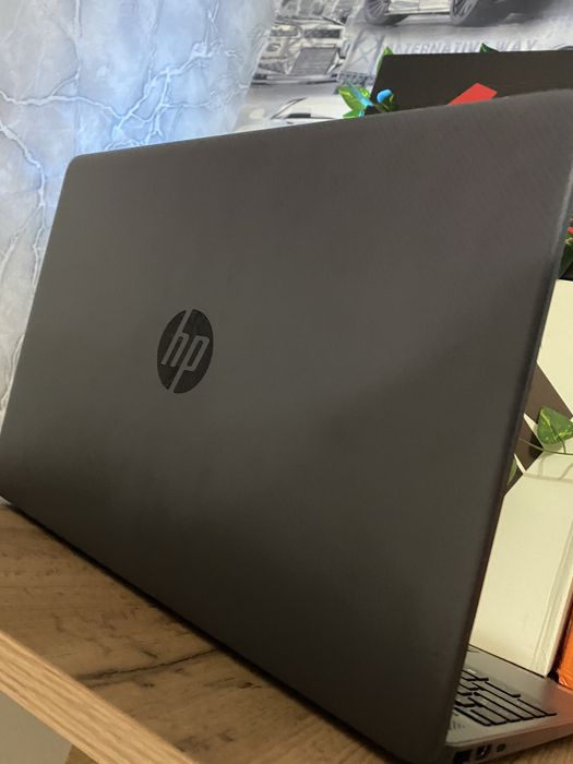 Ноутбук HP 250 G9