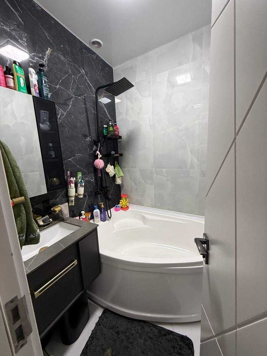 4-комнатная квартира. Юнусабад 13 квартал. С евроремонтом.