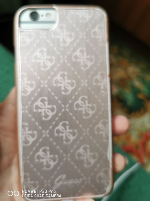 Продавам два айфона.