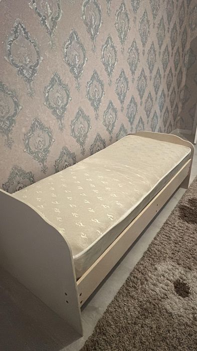 Односпальная кровать для подростков