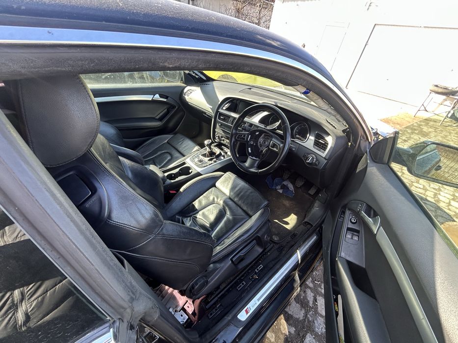 Dezmembrez Audi A5 diesel 2010
