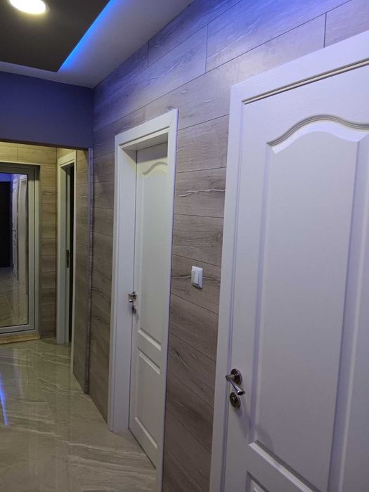 Дава се под наем Тристаен апартамент в Стара Загора, Център - 60 кв.м за 423.3 € - Снимка #17