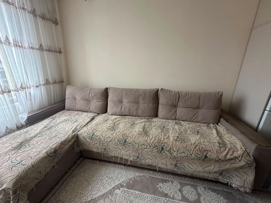 Диван в хорошем состоянии