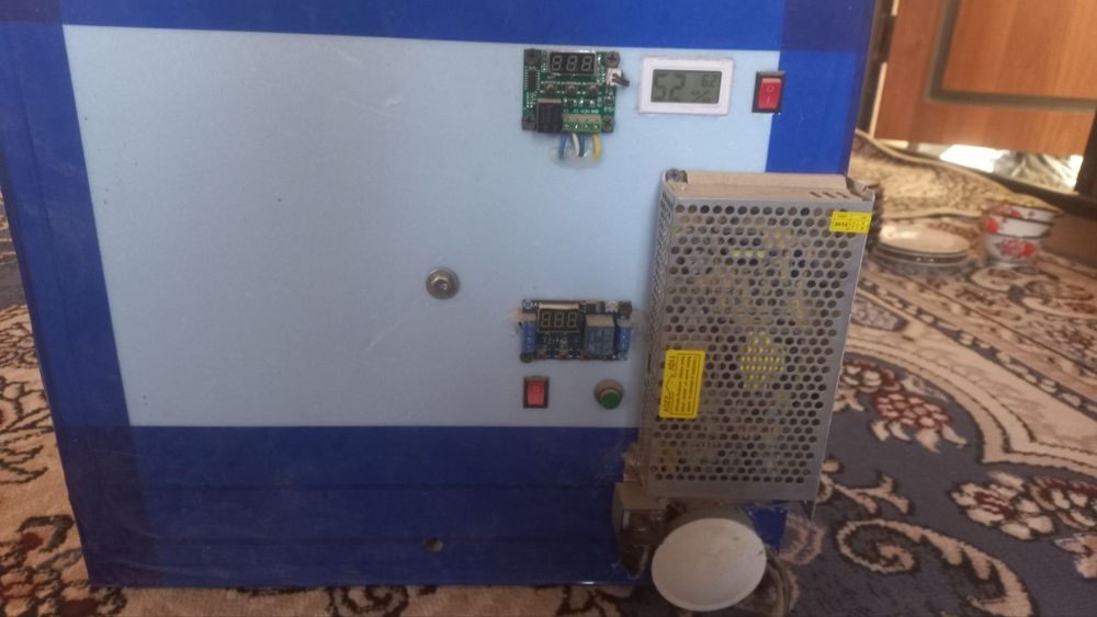 Inkubator sotiladi 100 talik bir maratta ishlatilgan