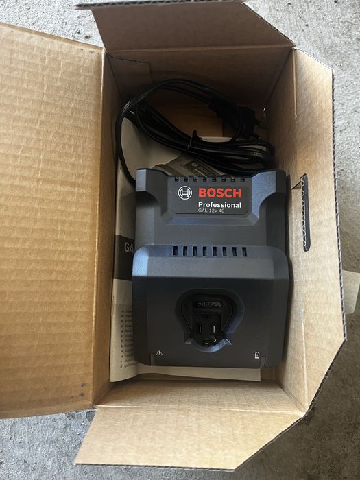 Зарядное устройство Bosch GAL 12V-40