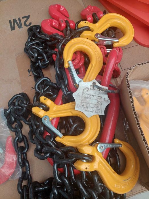 Bena - haba cu autodescarcare de 800 l Boscaro (Italia) 4069 lei +tva, autobasculare pentru moloz , deseuri pt macara, furca macara pt paleti Boscaro,
