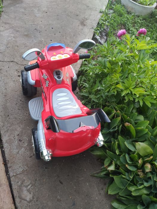 Машинка на аккумуляторе