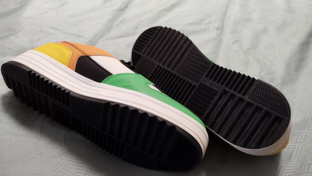 Adidasi Bershka , noi