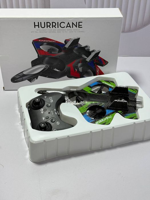 Летающий самолёт игрушка