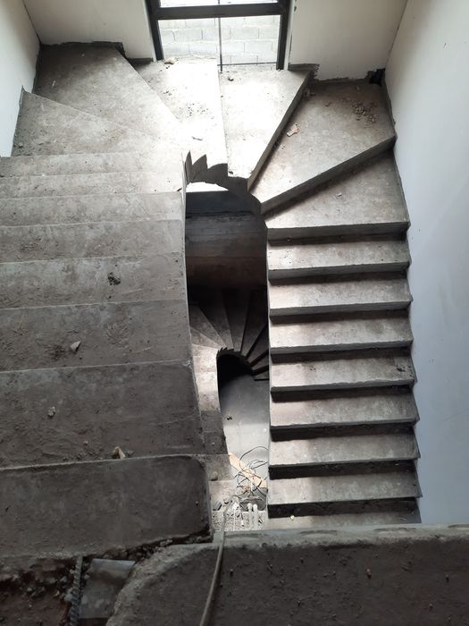 Лестница Бетонный, бассейн, фонтан,мини парк жасаймыз. Стяжка құйямыз ...