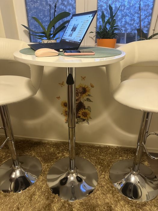 Комплект бар маса + 2 броя бар столове