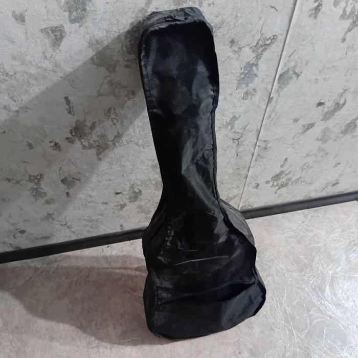 продам гитару с комплектацией