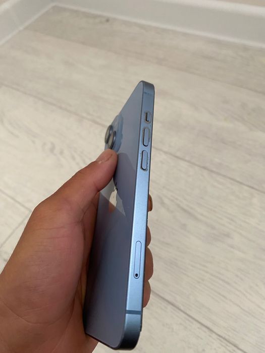 Продам Айфон 14 128 гиг