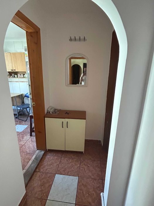 Închiriez apartament 3 camere zona Micro 6