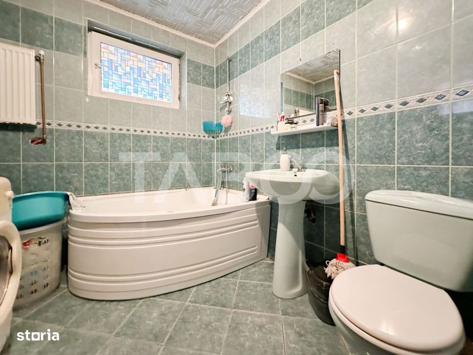 Apartament  3 camere de vanzare - parter inalt cu balcon zona Rahovei