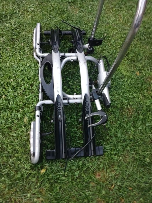Vând suport de bicicleta pe carlig