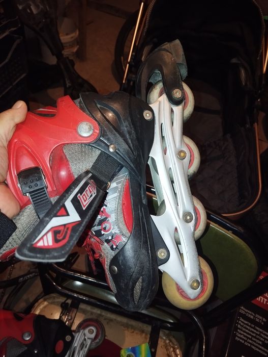 Продам роликовые коньки