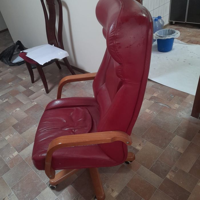 Кресло кожанное мягкое