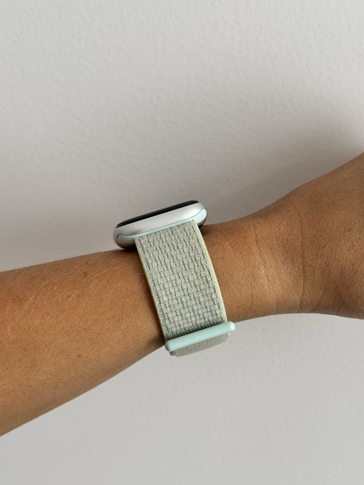 Часы Apple  Watch SE