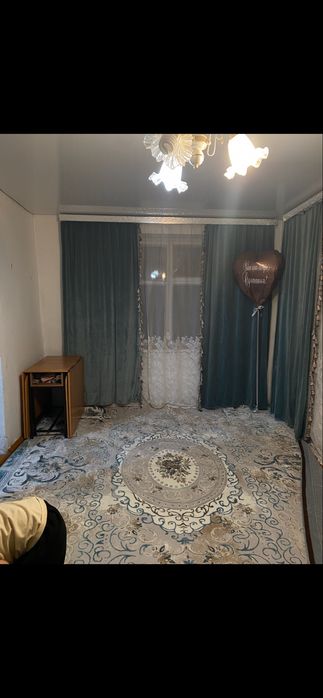Продам ковер в зал