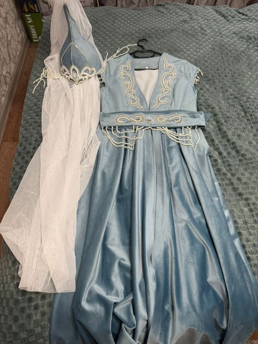 Женская одежда Платья