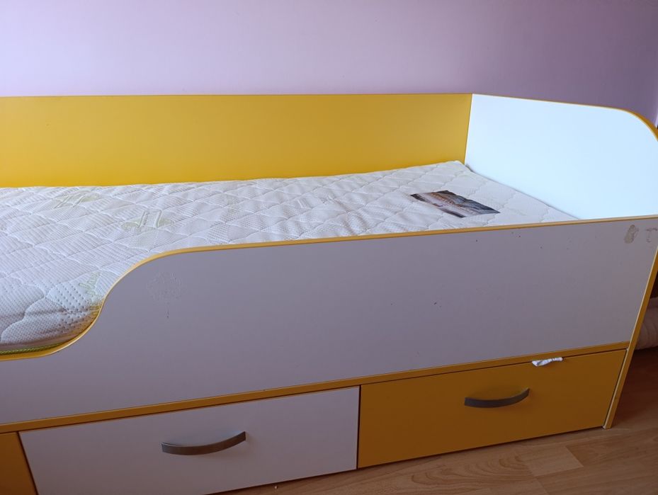 Две Легла 82/190