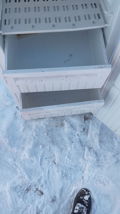 Продам морозилку индезит