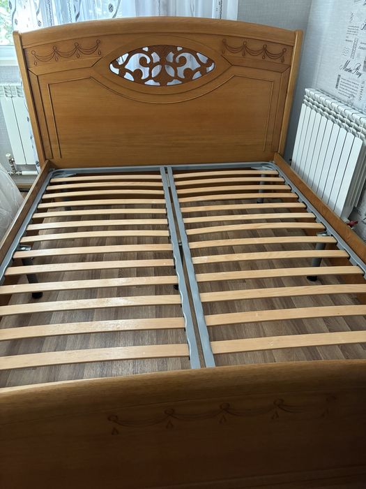 Продам спальный гарнитур