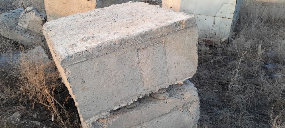 Отдам бесплатно бетонные блоки