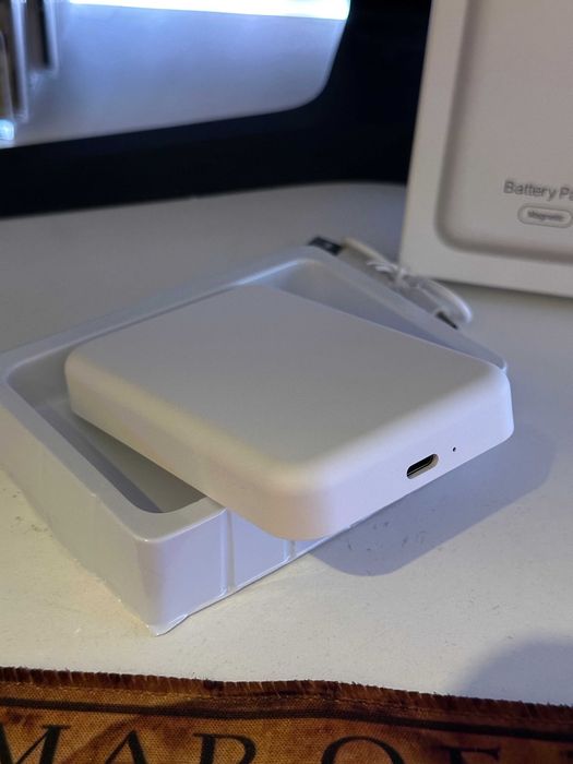 Baterie externă 10000mAh MagSafe Alba, încărcare wireless, USB-C, cablu de încărcare, nouă