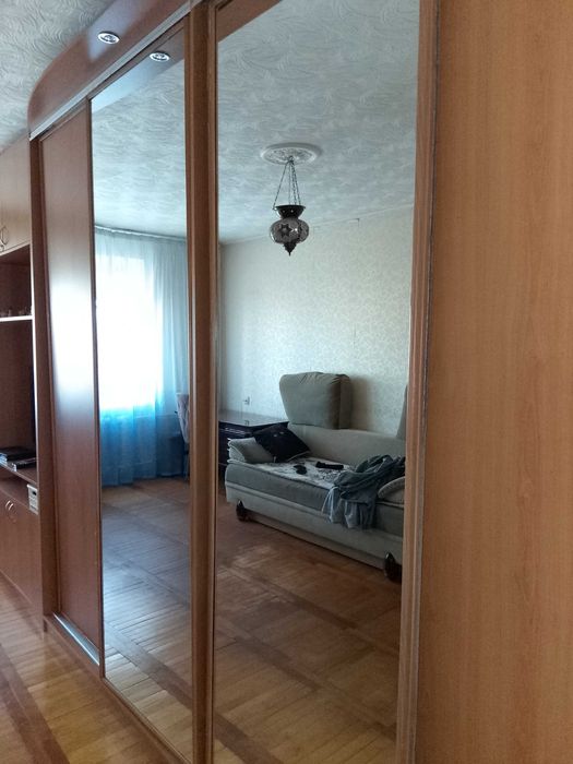 Зеркало настенное ,