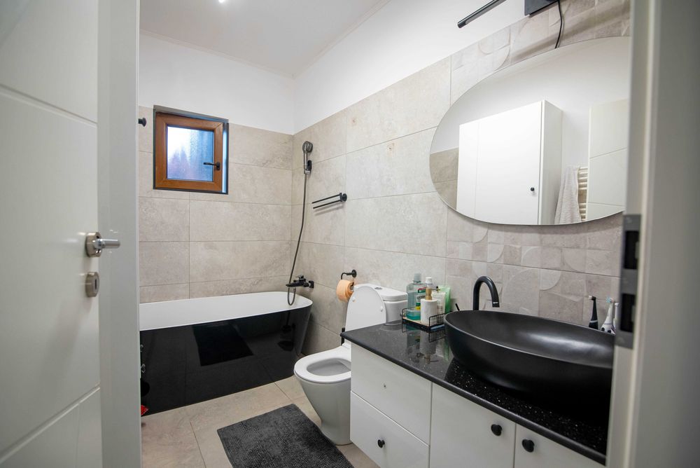 DUPLEX despartit prin camera tehnica