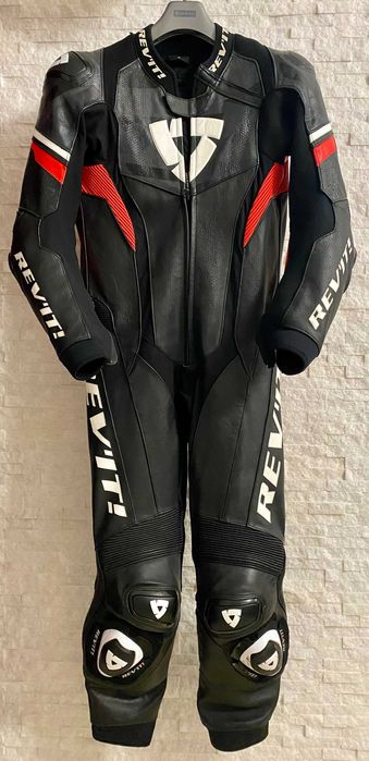 Vand Echipament Moto - Cisme, Combinezon REVIT si Manusi