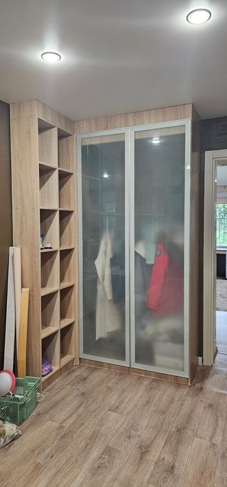 Продам шкаф угловой