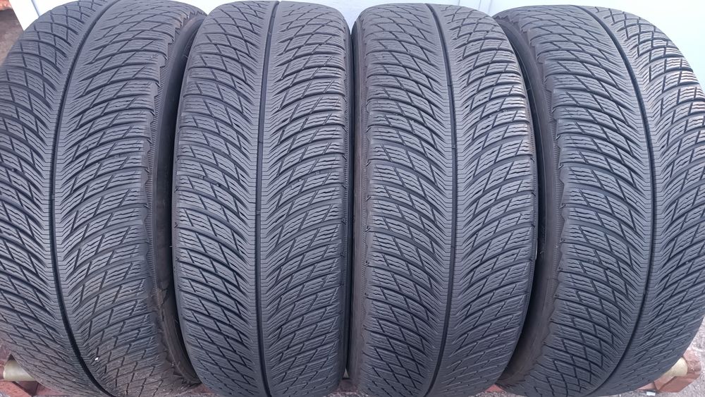 235/50/19 Michelin