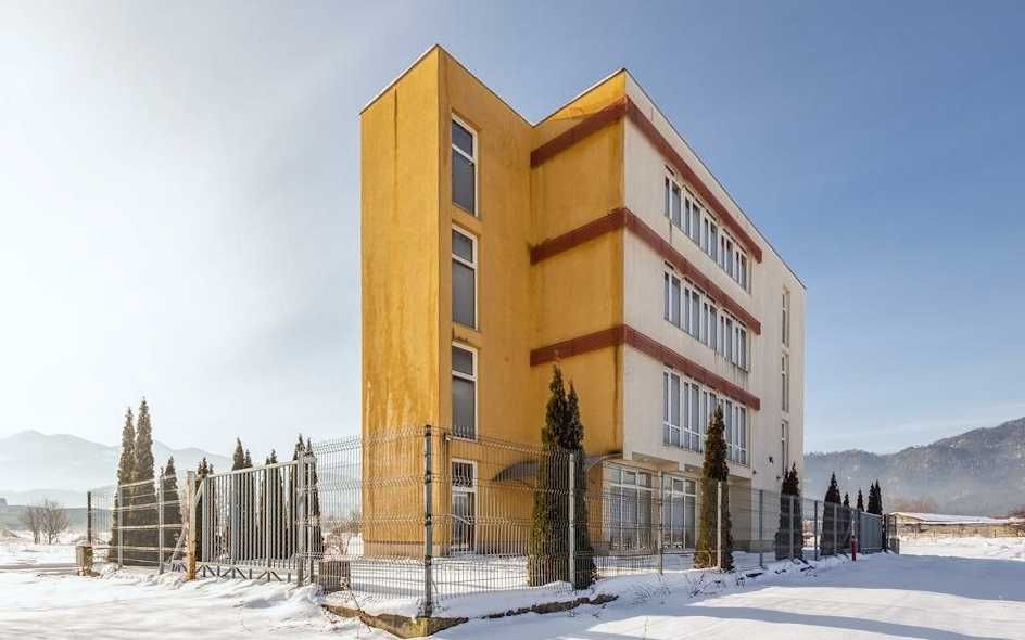 Sediu Firmă/Clinică P+3 Calea Bucuresti: 564mp