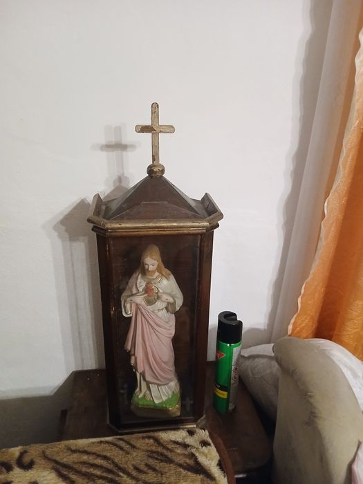 Tablouri si Statueta