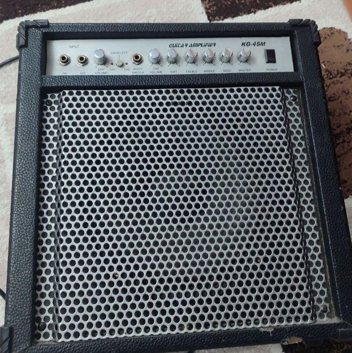 Продаю комбоусилитель